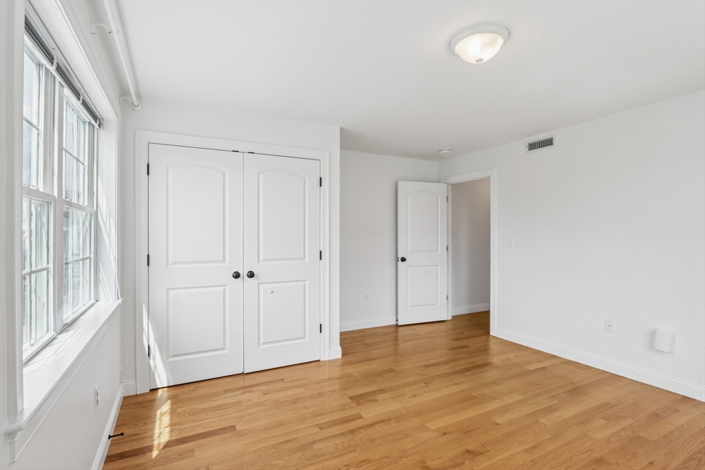 89 Overland Road, Unit 1 Waltham, MA 02451 - Photo 18 of 41 Gallery Image 18