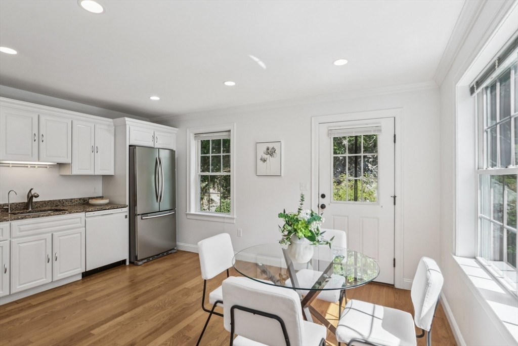 89 Overland Road, Unit 1 Waltham, MA 02451 - Photo 3 of 41 Gallery Image 3