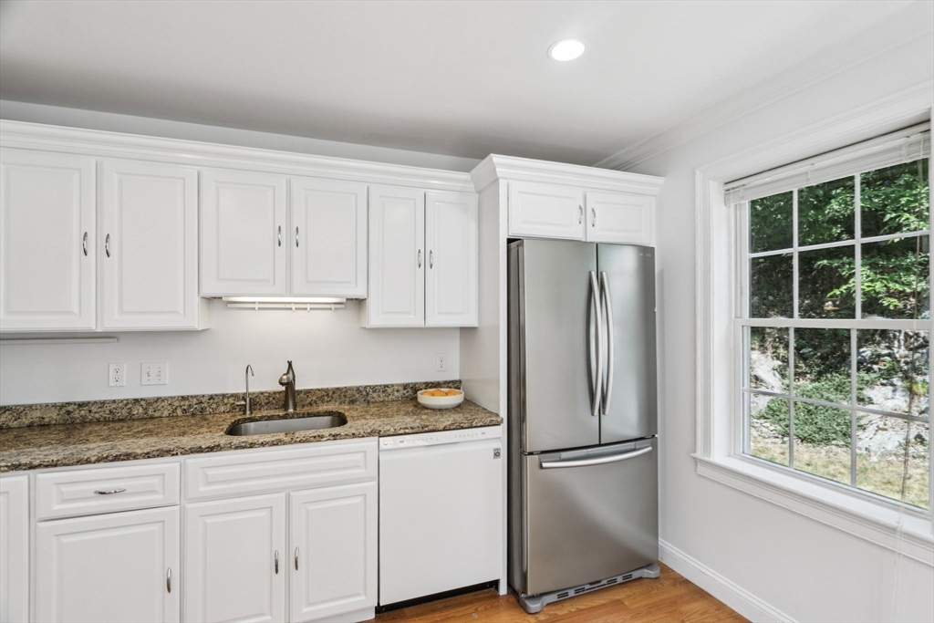 89 Overland Road, Unit 1 Waltham, MA 02451 - Photo 7 of 41 Gallery Image 7