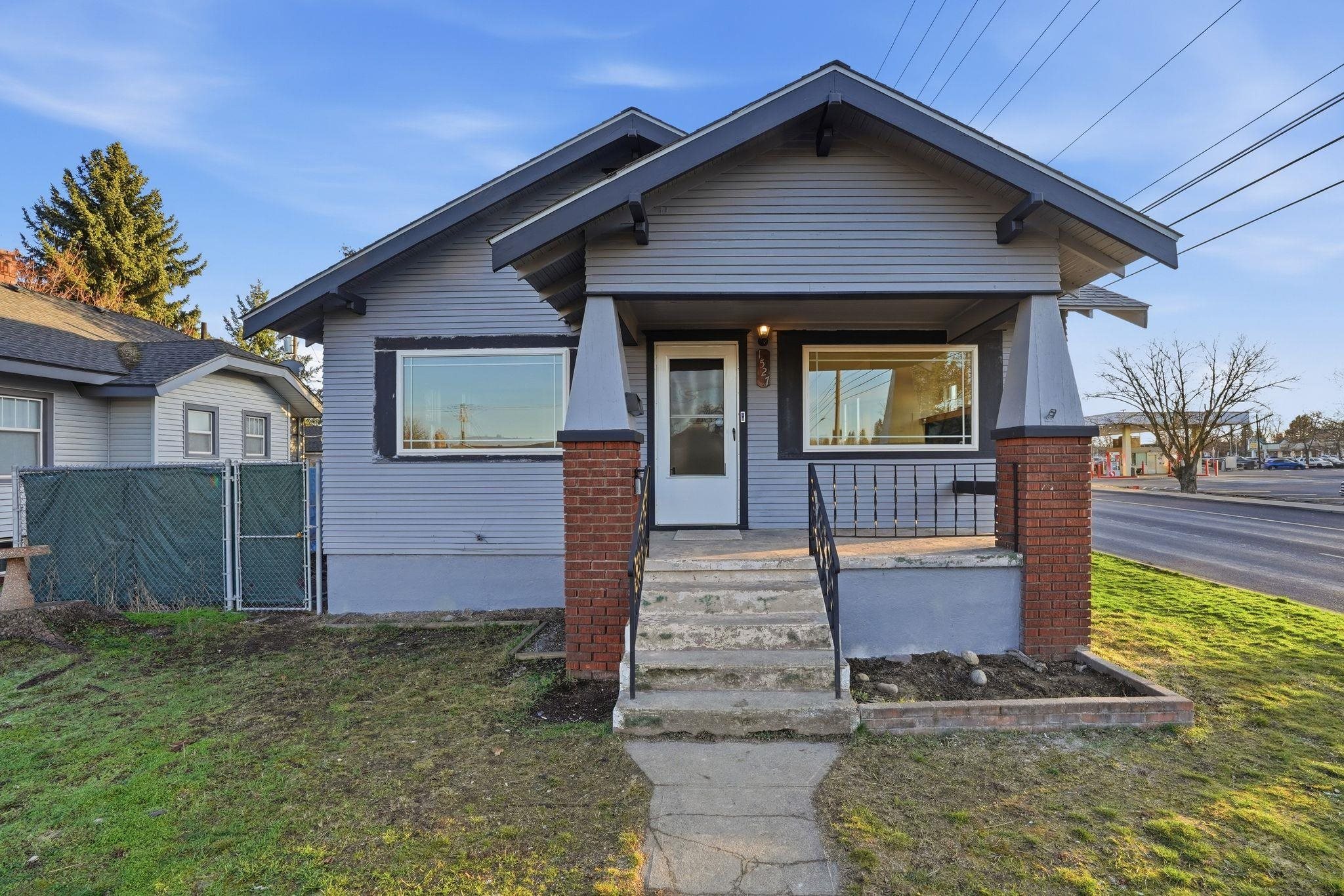 1527 West Jackson Avenue Spokane, WA 99205 - Photo 2 of 33