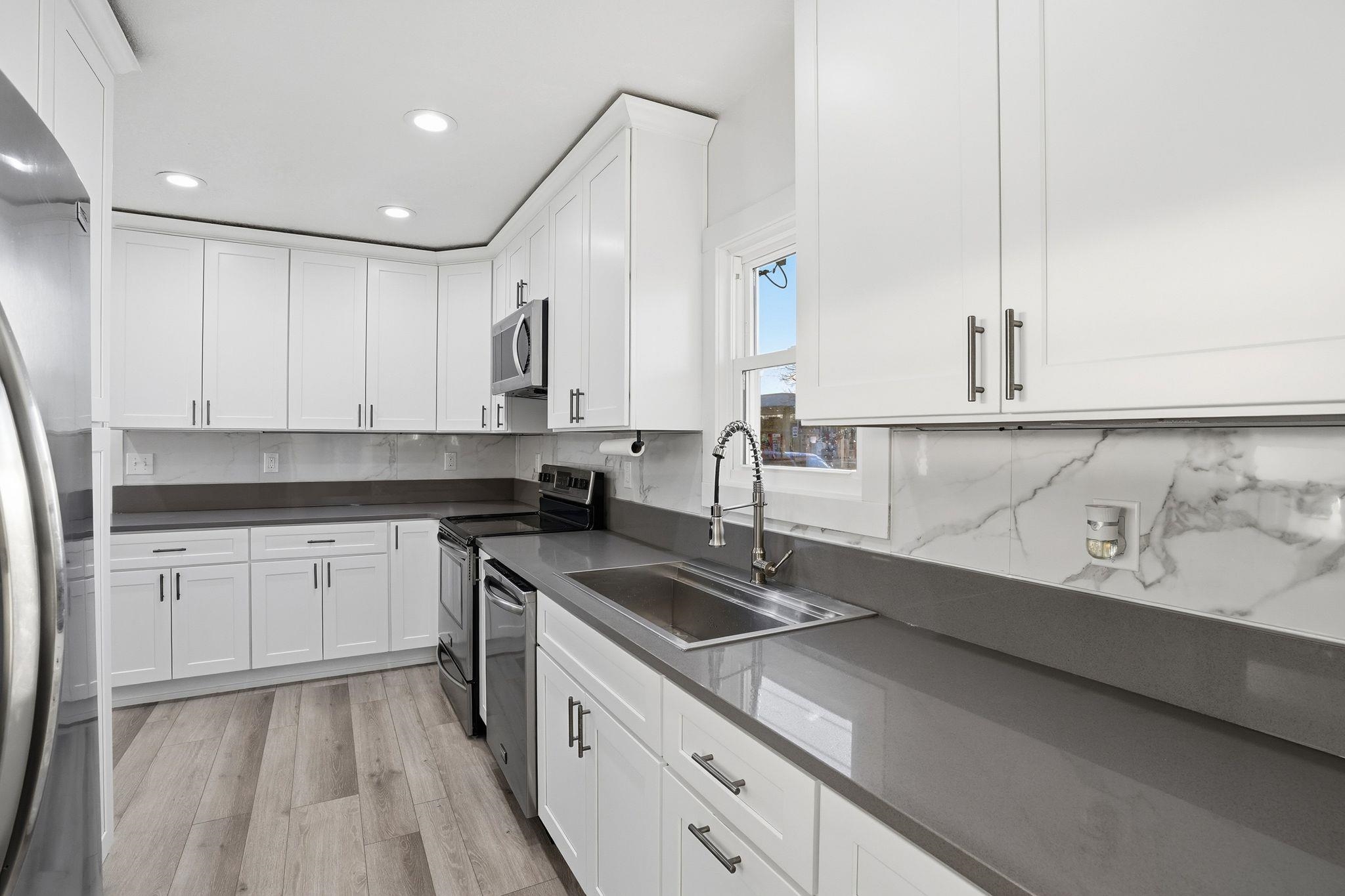 1527 West Jackson Avenue Spokane, WA 99205 - Photo 8 of 33