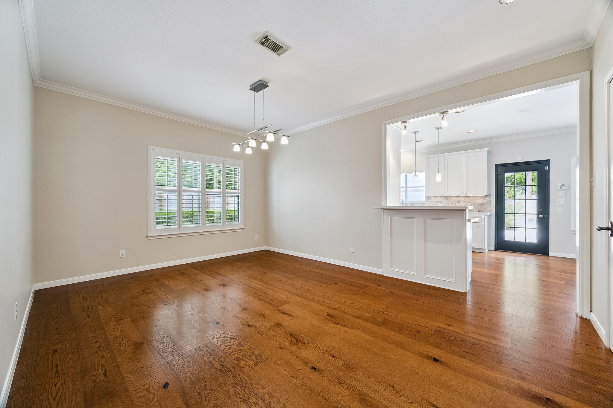 816 Anderson Street Bellaire, TX 77401 - Photo 9 of 45 Dining Room