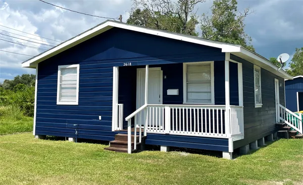 $1,350 | 2618 Rosalee Street, La Marque, TX 77568