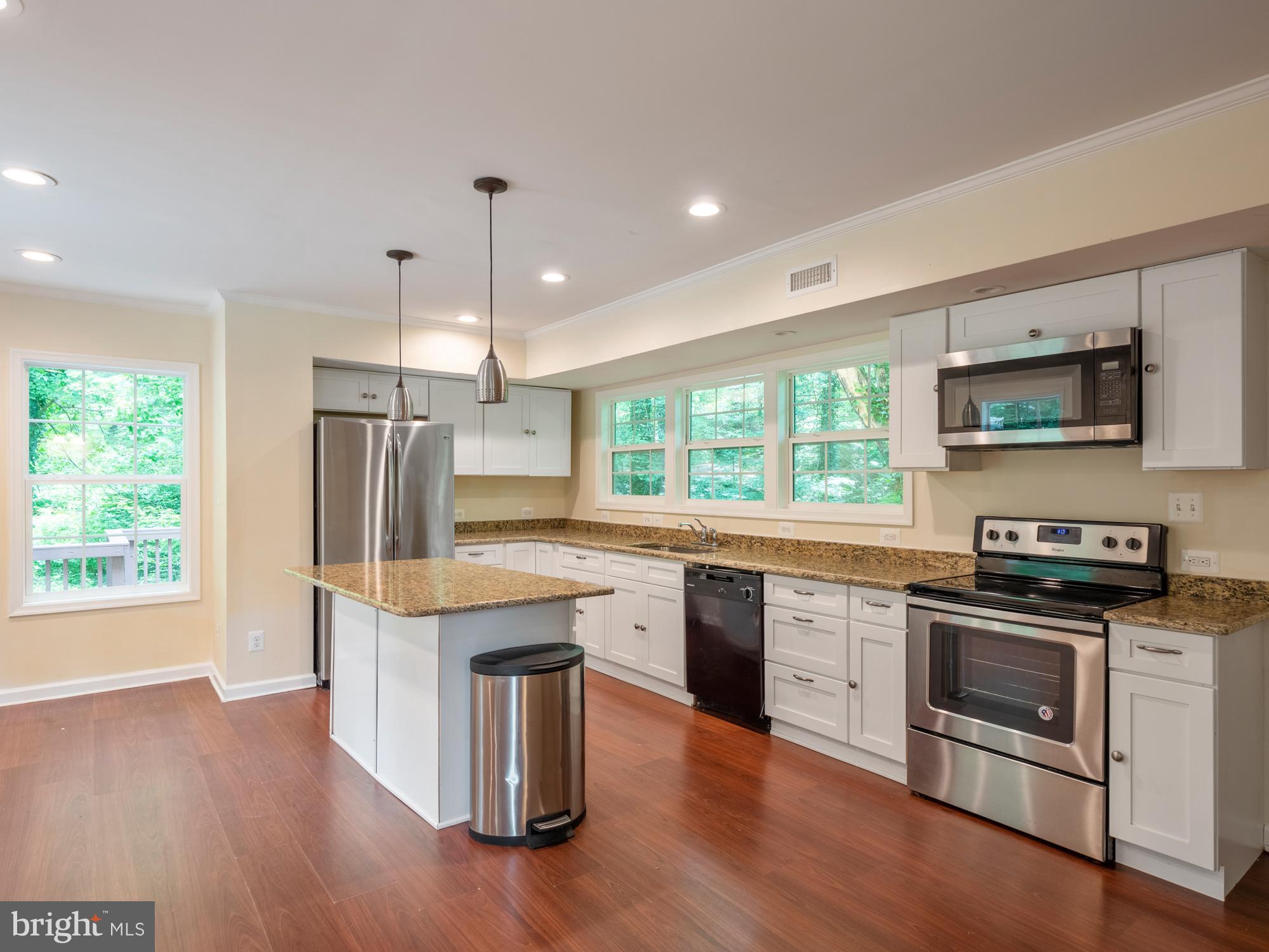 8551 Cobb Road Manassas, VA 20112 - Photo 3 of 27 Gallery Image 3