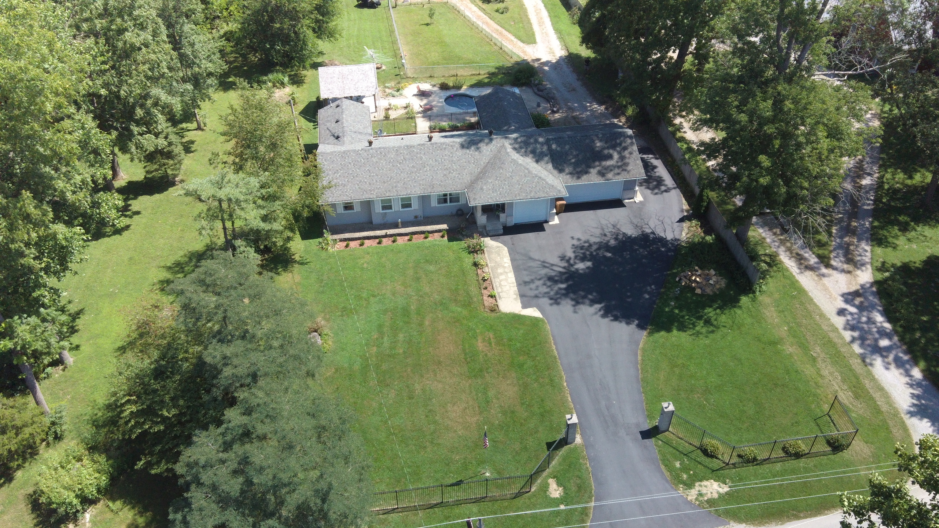 515 North Hickory Street Ladoga, IN 47954 - Photo 3 of 51