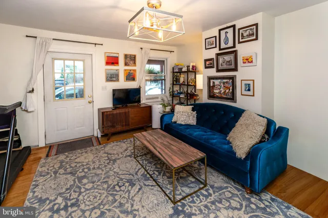 $2,500 | 76 Coryell Street, Lambertville, NJ 08530