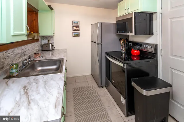 $2,500 | 76 Coryell Street, Lambertville, NJ 08530