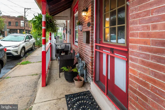 $2,500 | 76 Coryell Street, Lambertville, NJ 08530