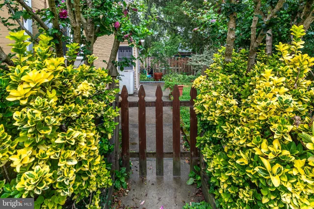 $2,500 | 76 Coryell Street, Lambertville, NJ 08530