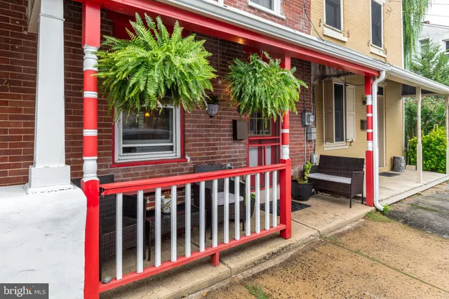 $2,500 | 76 Coryell Street, Lambertville, NJ 08530