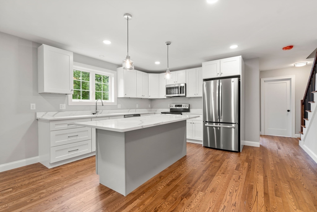 31 Danielles Way Worcester, MA 01606 - Photo 2 of 8