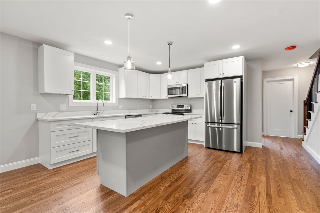 31 Danielles Way Worcester, MA 01606 - Photo 2 of 8