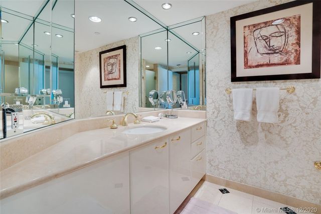 $1,370,000 | 19955 Northeast 38th Court, Unit 2005, Aventura, FL 33180