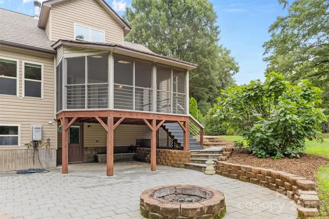 a house view with a outdoor space