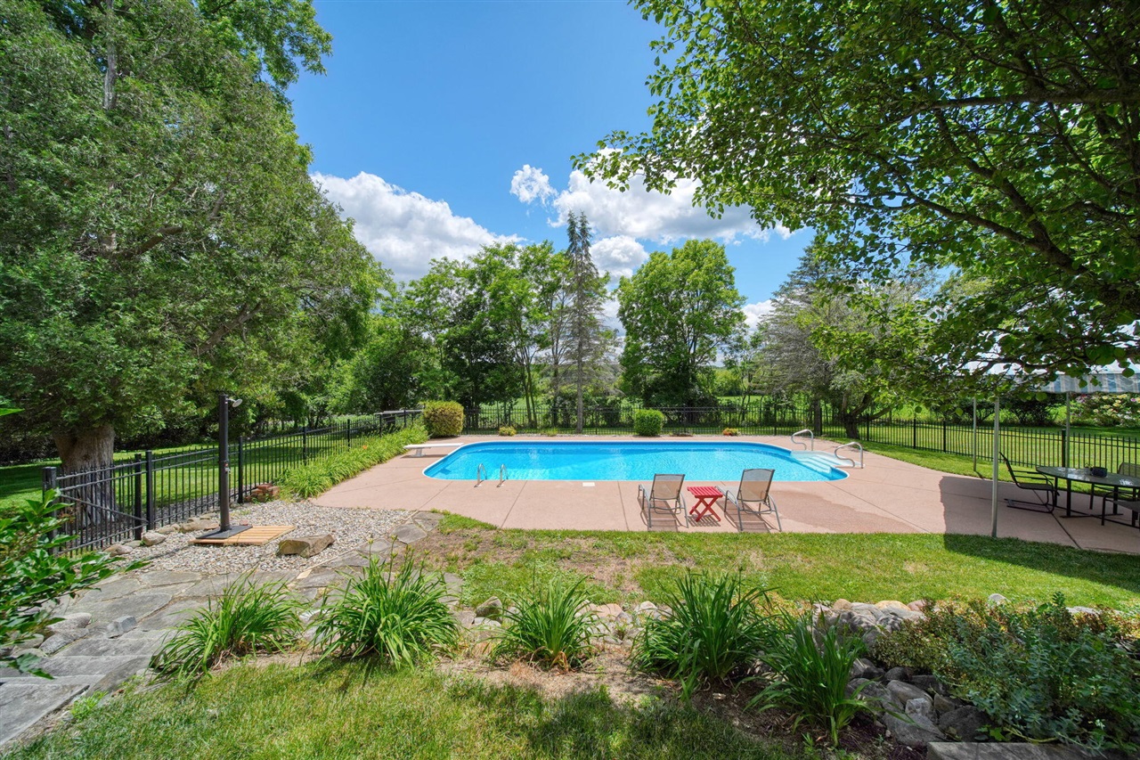 208 Glasgow Road Jackson, MI 49201 - Photo 54 of 99