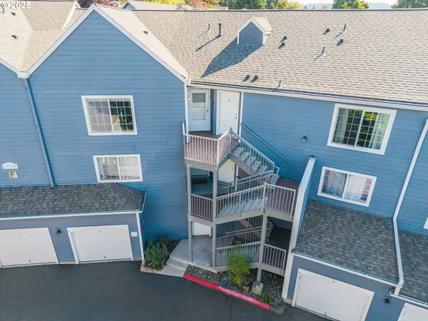 $259,900 | 17548 Northwest Springville Road, Unit F8, Portland, OR 97229