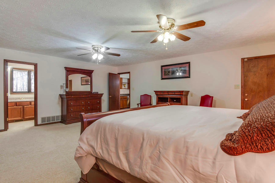 5919 Ridgewood Road Knoxville, TN 37918 - Photo 18 of 40 18_RidgewoodRoad_5919_MasterBedroom02