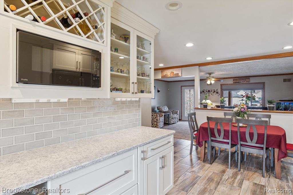 45850 Edgewater Street Chesterfield, MI 48047 - Photo 14 of 61