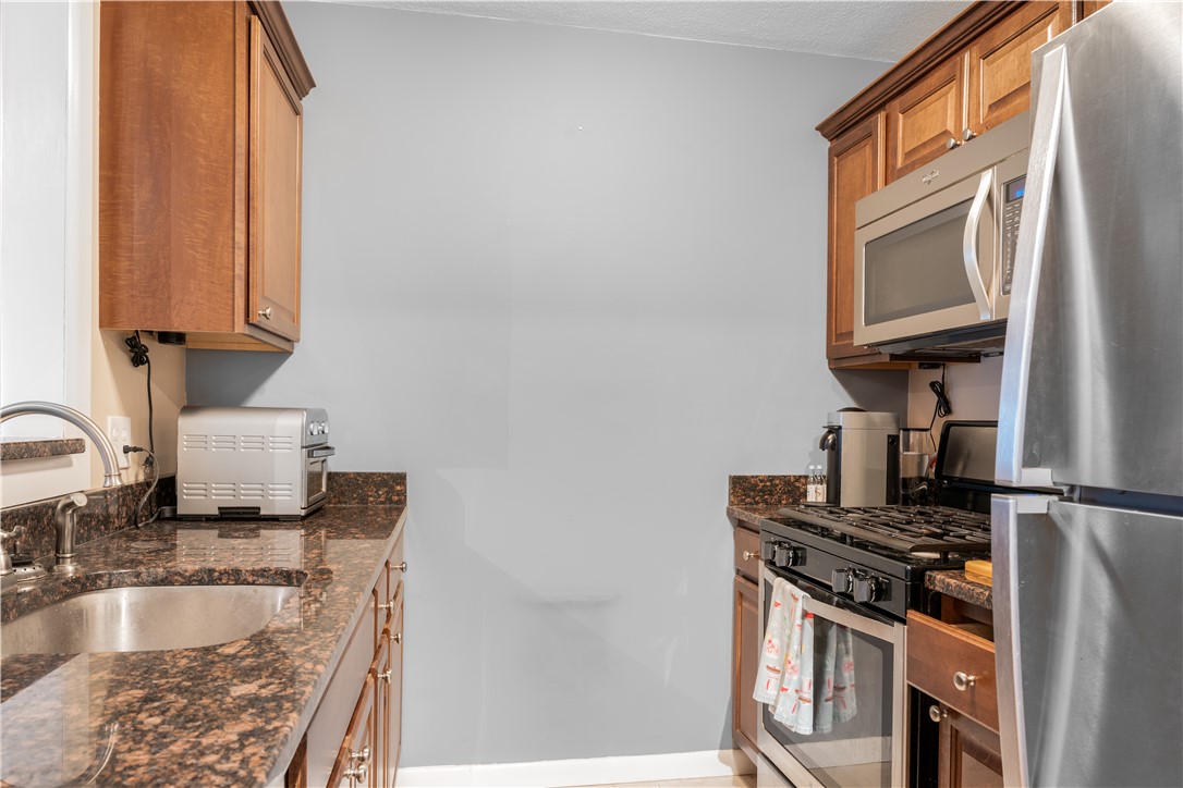 752 Quaker Lane, Unit A314 Warwick, RI 02818 - Photo 5 of 23