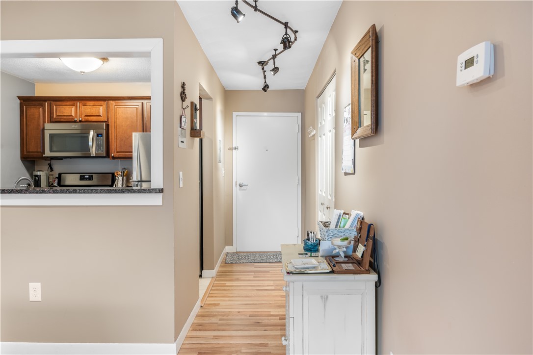 752 Quaker Lane, Unit A314 Warwick, RI 02818 - Photo 10 of 23