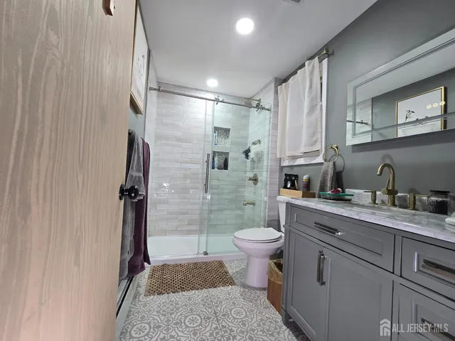 $3,450 | 83 John Street, Carteret, NJ 07008