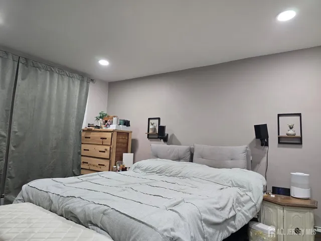 $3,450 | 83 John Street, Carteret, NJ 07008