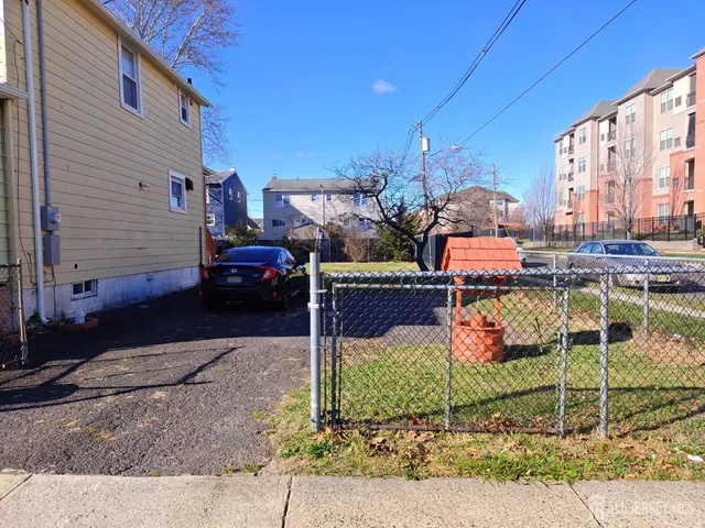 $3,450 | 83 John Street, Carteret, NJ 07008