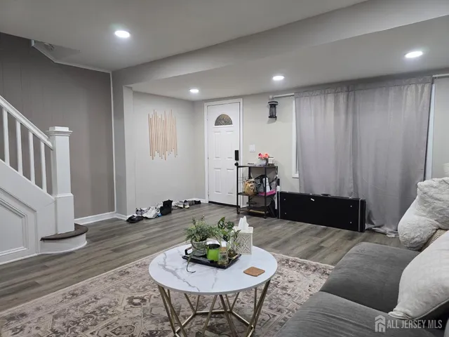 $3,450 | 83 John Street, Carteret, NJ 07008