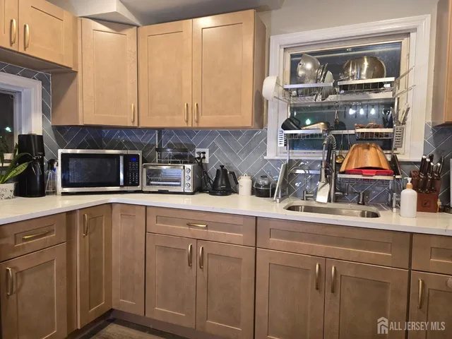 $3,450 | 83 John Street, Carteret, NJ 07008