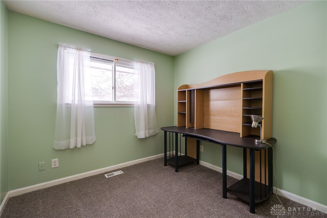 1817 Willamet Road Dayton, OH 45429 - Photo 13 of 37 Seller is leaving this desk for the convenience of the new owner.