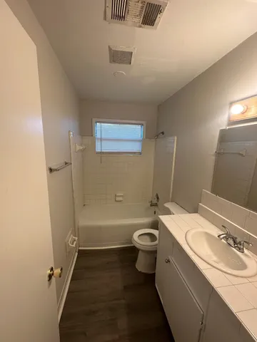 $1,400 | 3622 South Lakewood Drive, Tallahassee, FL 32305