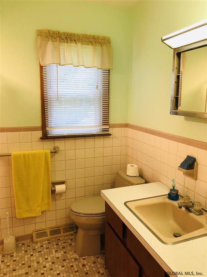 2108 Curry Road Rotterdam, NY 12303 - Photo 3 of 19 Photo 3