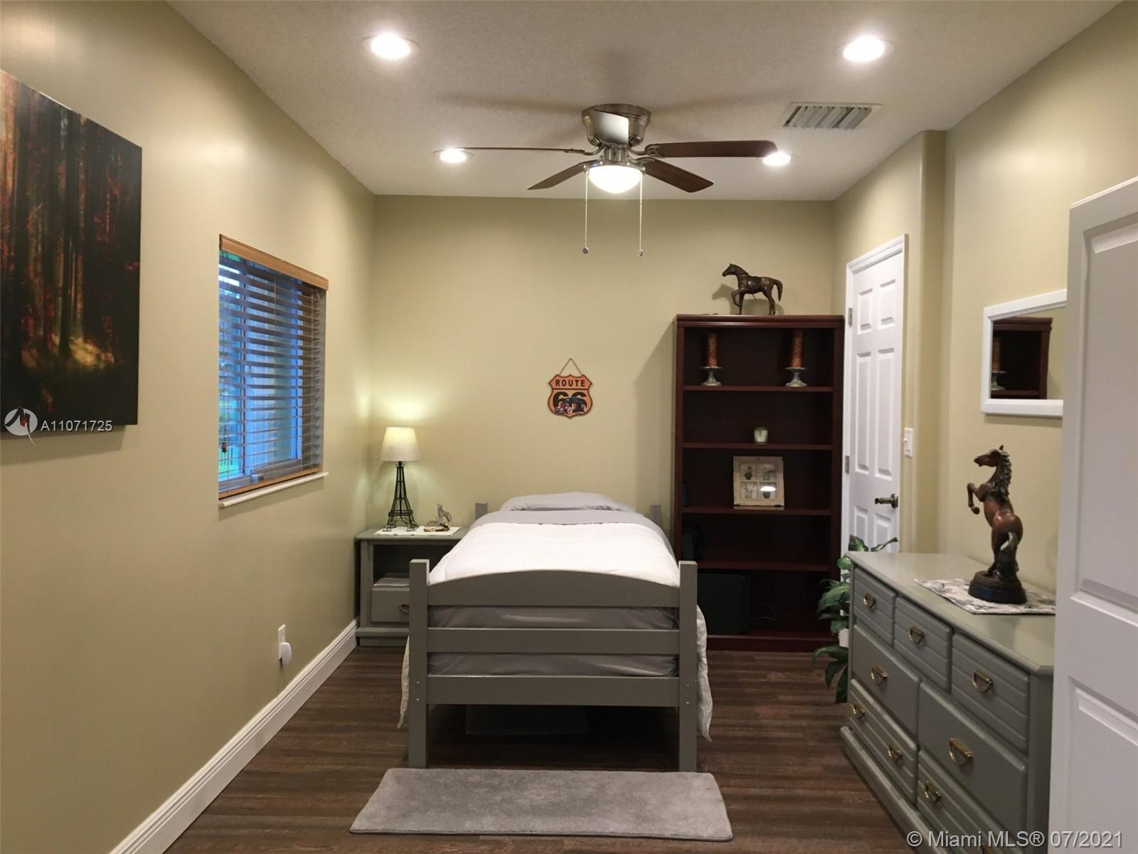 5920 Southwest 164th Terrace Southwest Ranches, FL 33331 - Photo 20 of 30 Gallery Image 20