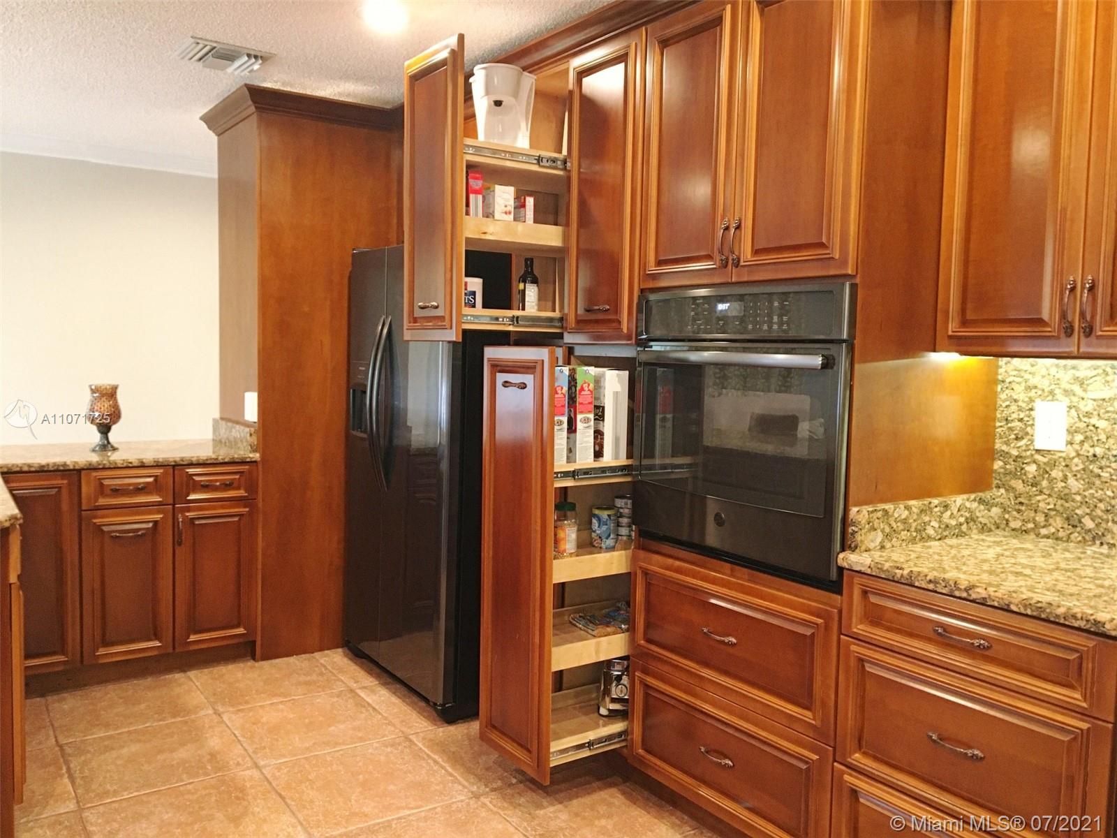 5920 Southwest 164th Terrace Southwest Ranches, FL 33331 - Photo 9 of 30 Gallery Image 9
