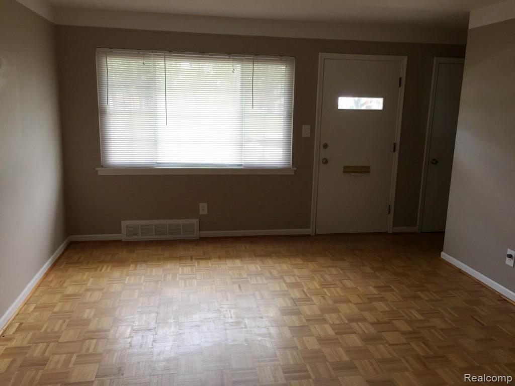 9725 Middlebelt Road Livonia, MI 48150 - Photo 2 of 21