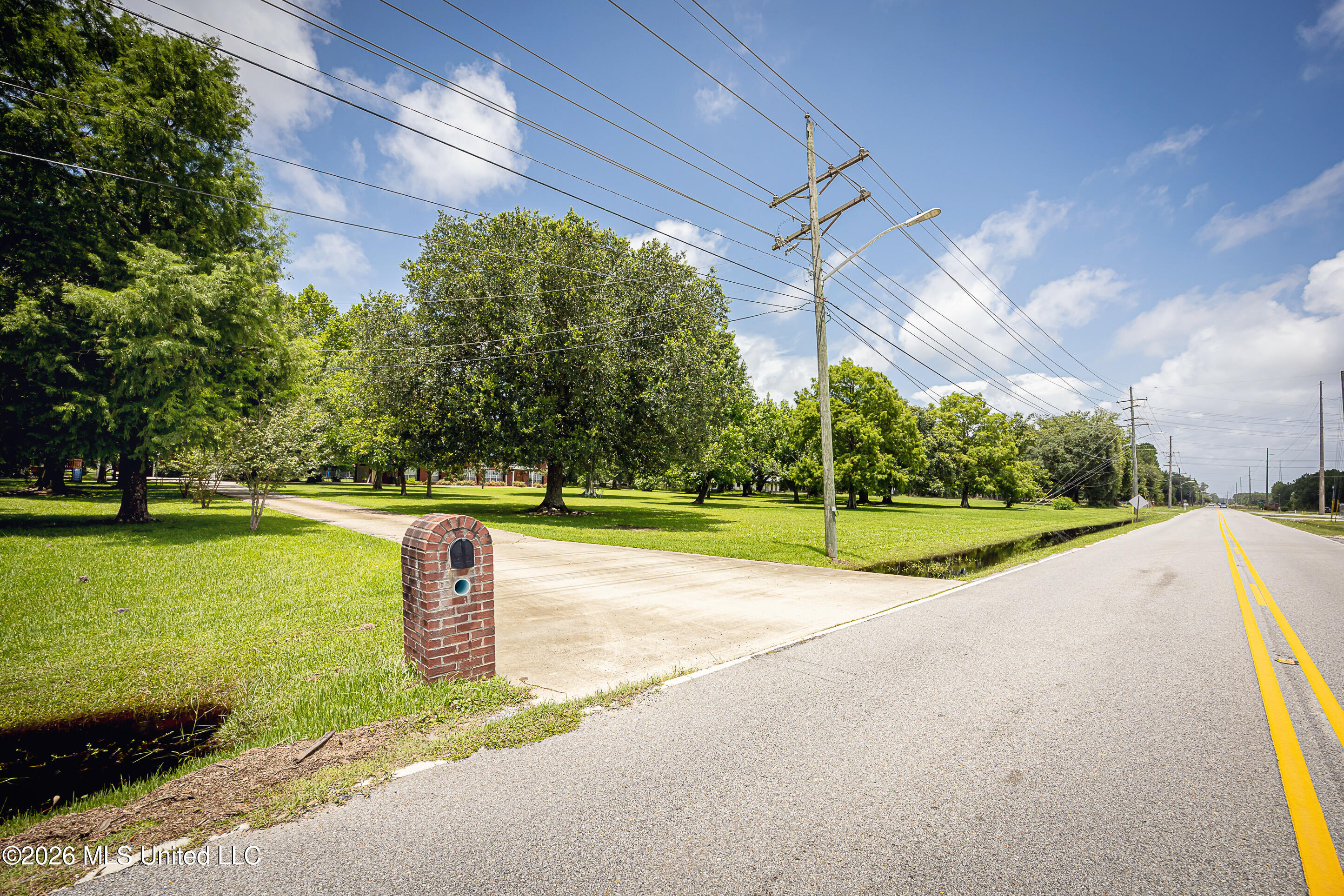 2901 Hamill Farm Road Ocean Springs, MS 39564 - Photo 133 of 136 IMG_3244