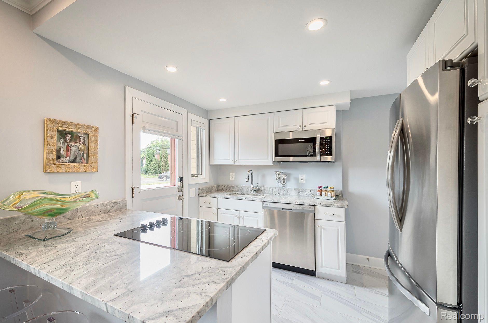 1940 Graefield Road Birmingham, MI 48009 - Photo 5 of 16 Gorgeous Quartz Kitchen