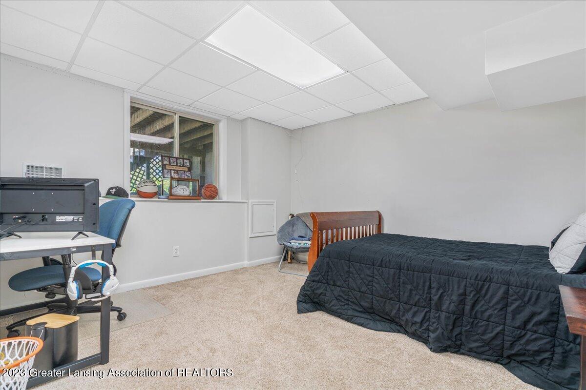 65 Three Oaks Road Okemos, MI 48864 - Photo 45 of 61 44-Media Jett-40