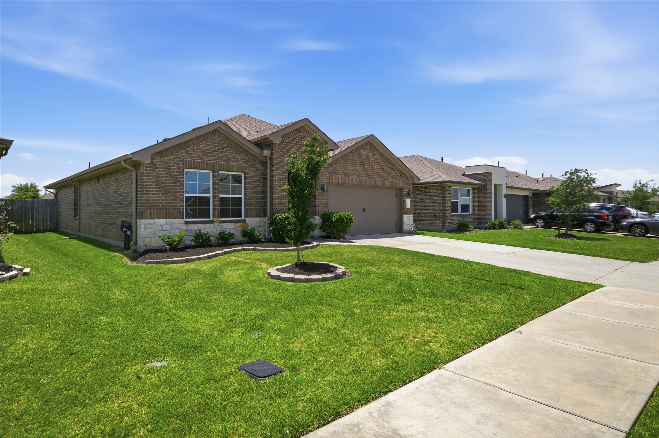 910 Betsy Hill Drive Rosharon, TX 77583 - Photo 3 of 28
