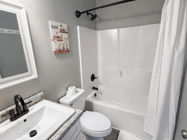 $499,900 | 813 Clear Sail Way, Dandridge, TN 37725