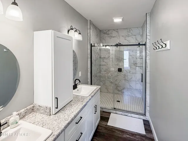 $499,900 | 813 Clear Sail Way, Dandridge, TN 37725