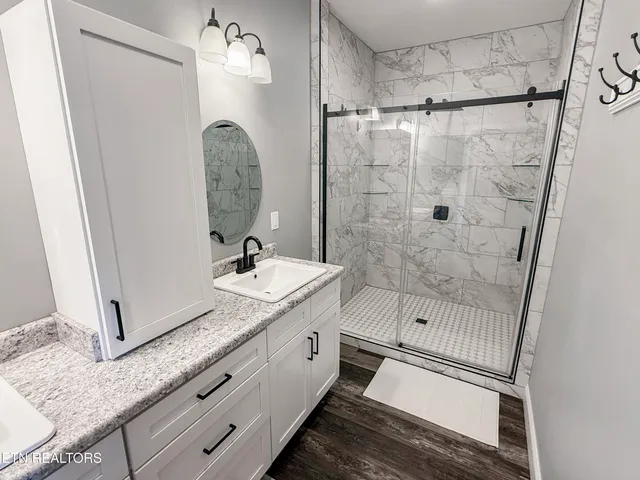 $499,900 | 813 Clear Sail Way, Dandridge, TN 37725