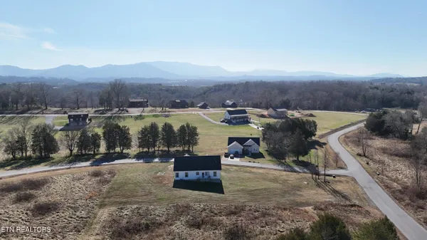 $499,900 | 813 Clear Sail Way, Dandridge, TN 37725