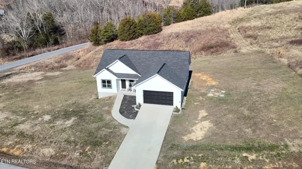 $499,900 | 813 Clear Sail Way, Dandridge, TN 37725