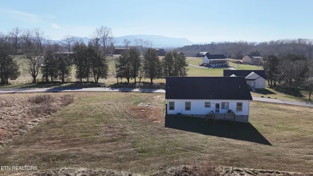 $499,900 | 813 Clear Sail Way, Dandridge, TN 37725