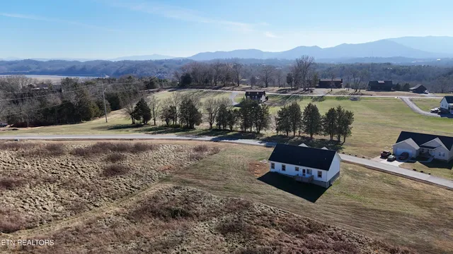 $499,900 | 813 Clear Sail Way, Dandridge, TN 37725