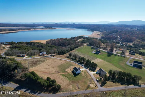 $499,900 | 813 Clear Sail Way, Dandridge, TN 37725