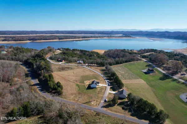 $499,900 | 813 Clear Sail Way, Dandridge, TN 37725