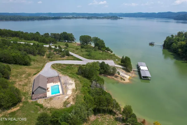 $499,900 | 813 Clear Sail Way, Dandridge, TN 37725