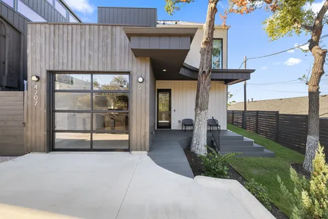 a house view with a outdoor space